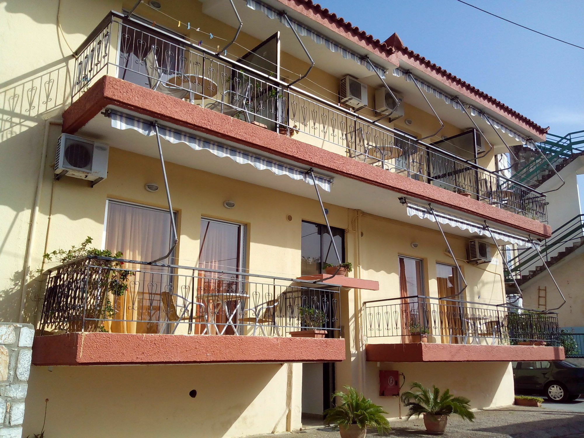 Katerina Apartments Calamata Exterior foto