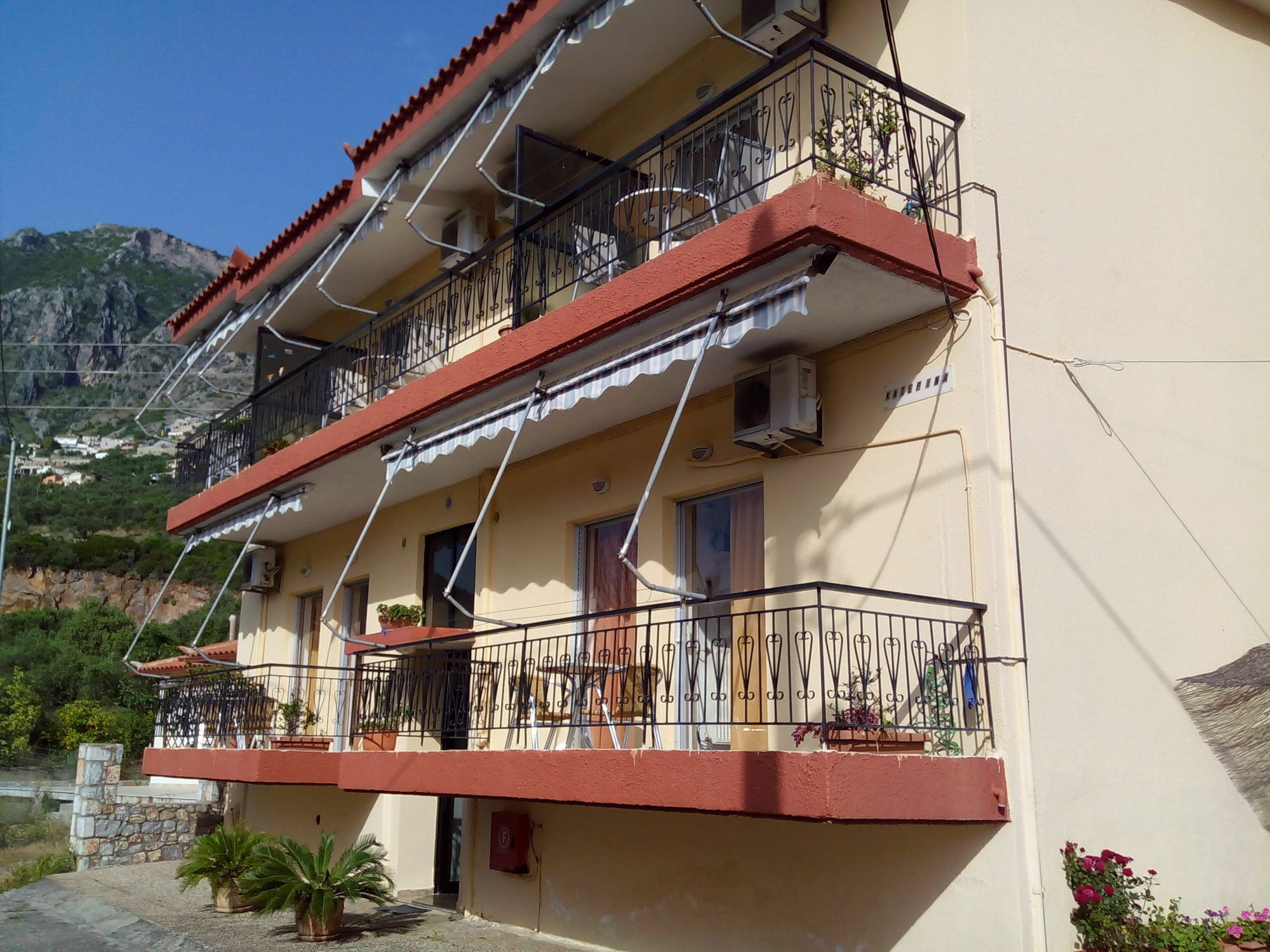 Katerina Apartments Calamata Exterior foto