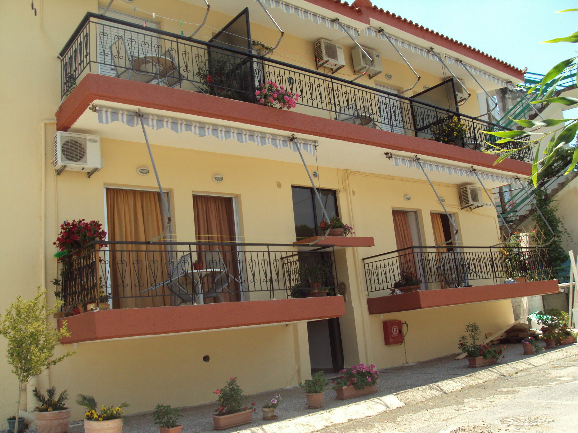 Katerina Apartments Calamata Exterior foto